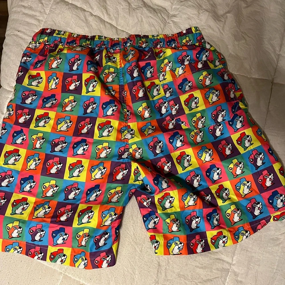 NEW Buc-ees L‎ Multicolor Logo Beaver Swim Trunk Rainbow Square (Fit Medium)